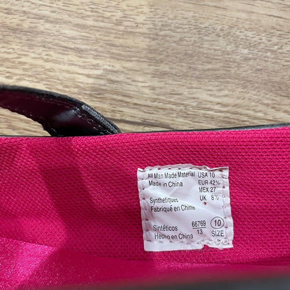 New in Box Champion Non-Mark Slip-Ons - Picture 3 of 9